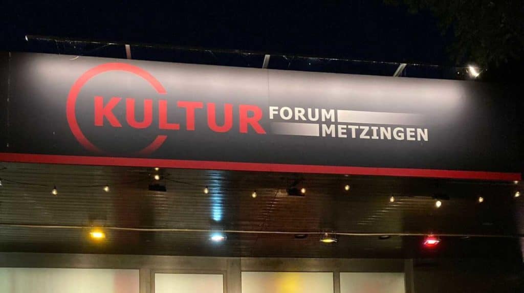 Bild des Eingangs des Kulturforums in Metzingen