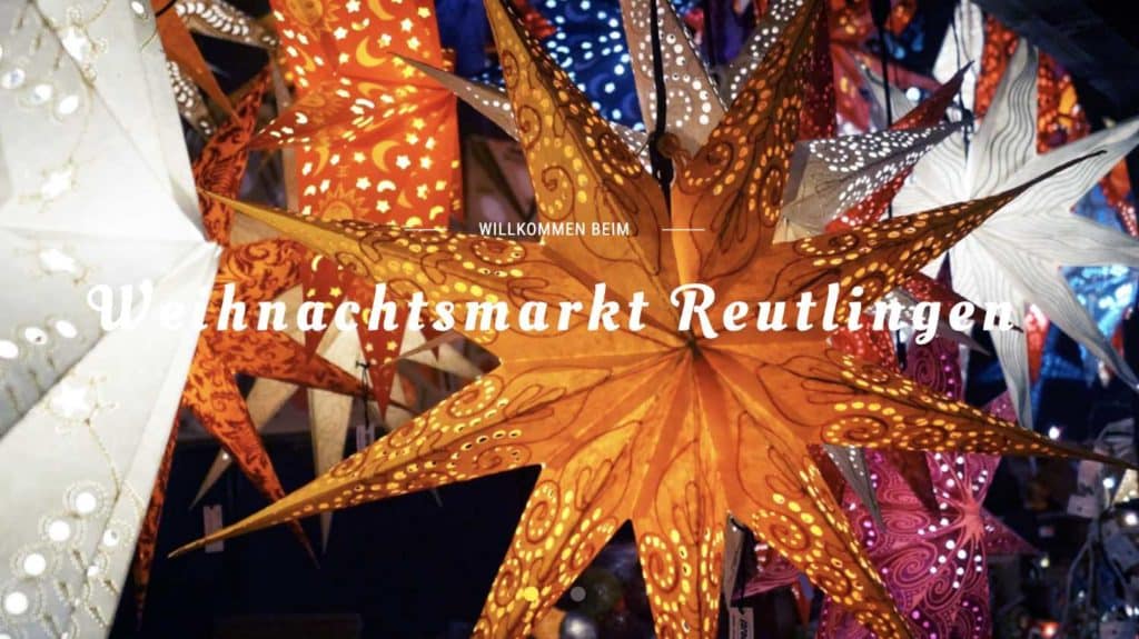 Hanna Herrlich & Band - Weihnachtsmarkt Reutlingen (16.12.2022) - Sterne mit Schrift "Willkommen - Weihnachtsmarkt Reutlingen"
